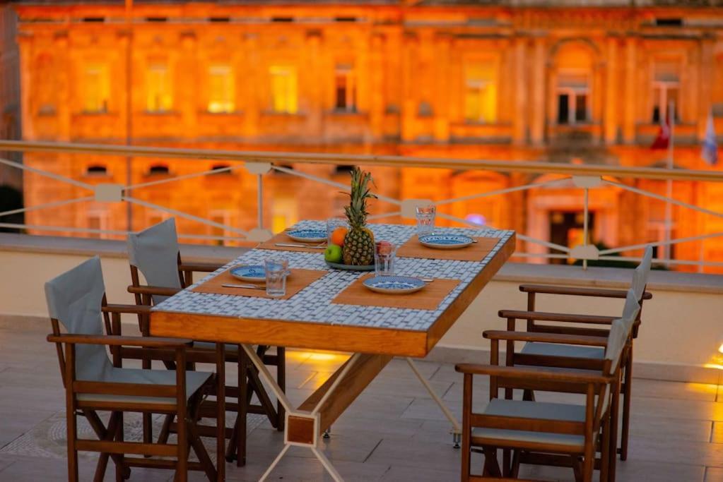 Waterfront Apartment By The Tram - Terrace With Dome & Golden Horn View In Fatih Istanbul Ngoại thất bức ảnh