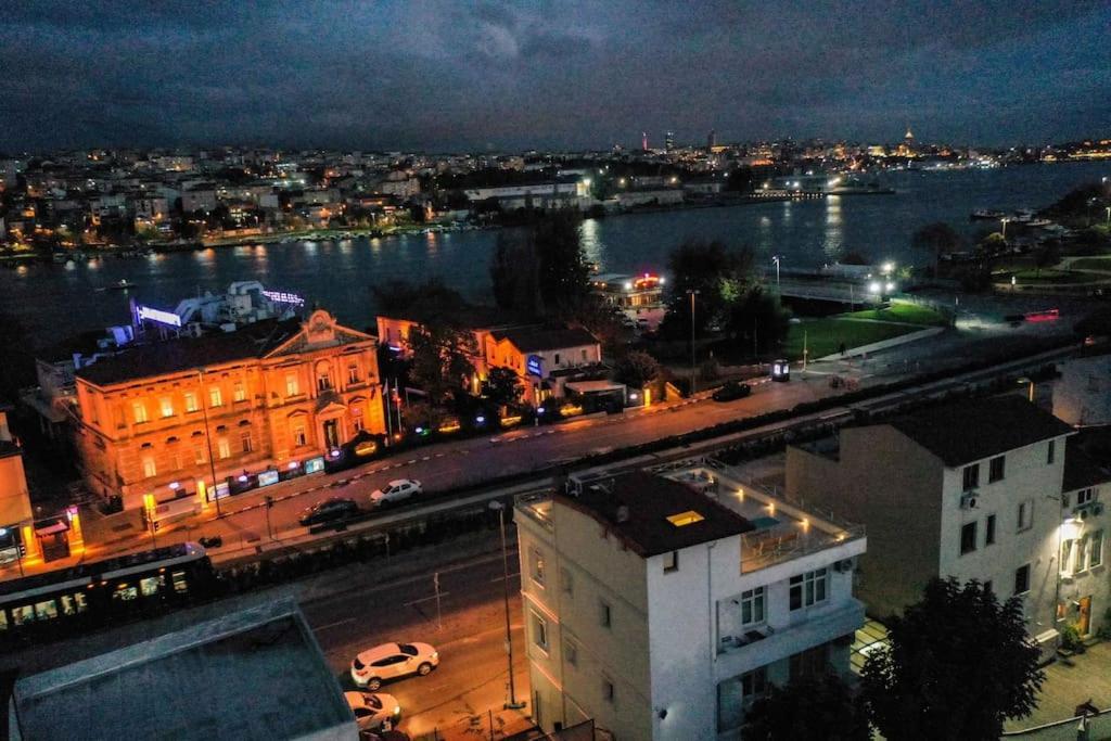 Waterfront Apartment By The Tram - Terrace With Dome & Golden Horn View In Fatih Istanbul Ngoại thất bức ảnh