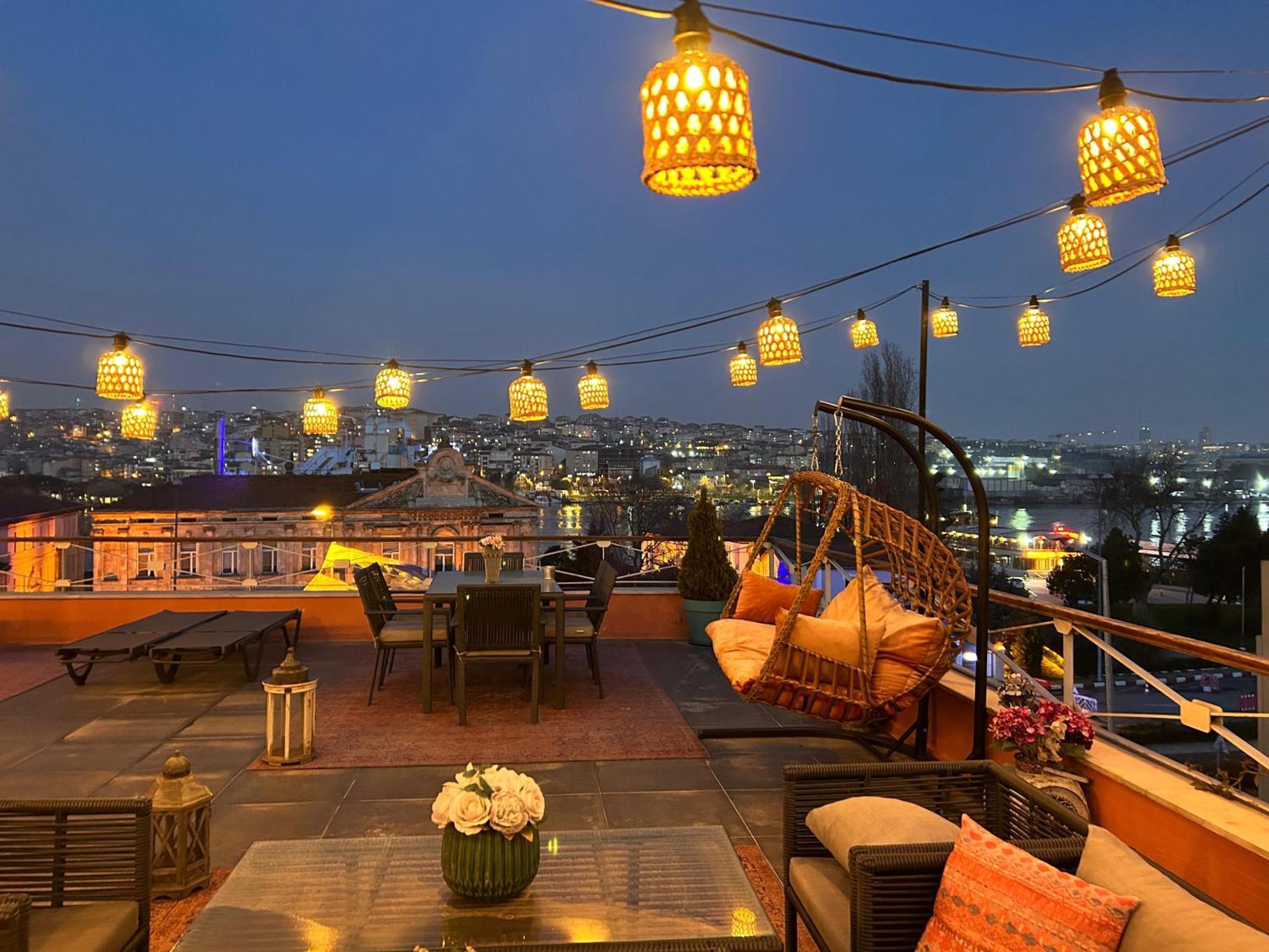 Waterfront Apartment By The Tram - Terrace With Dome & Golden Horn View In Fatih Istanbul Ngoại thất bức ảnh