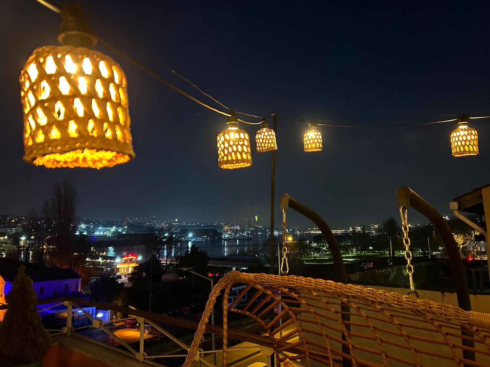 Waterfront Apartment By The Tram - Terrace With Dome & Golden Horn View In Fatih Istanbul Ngoại thất bức ảnh