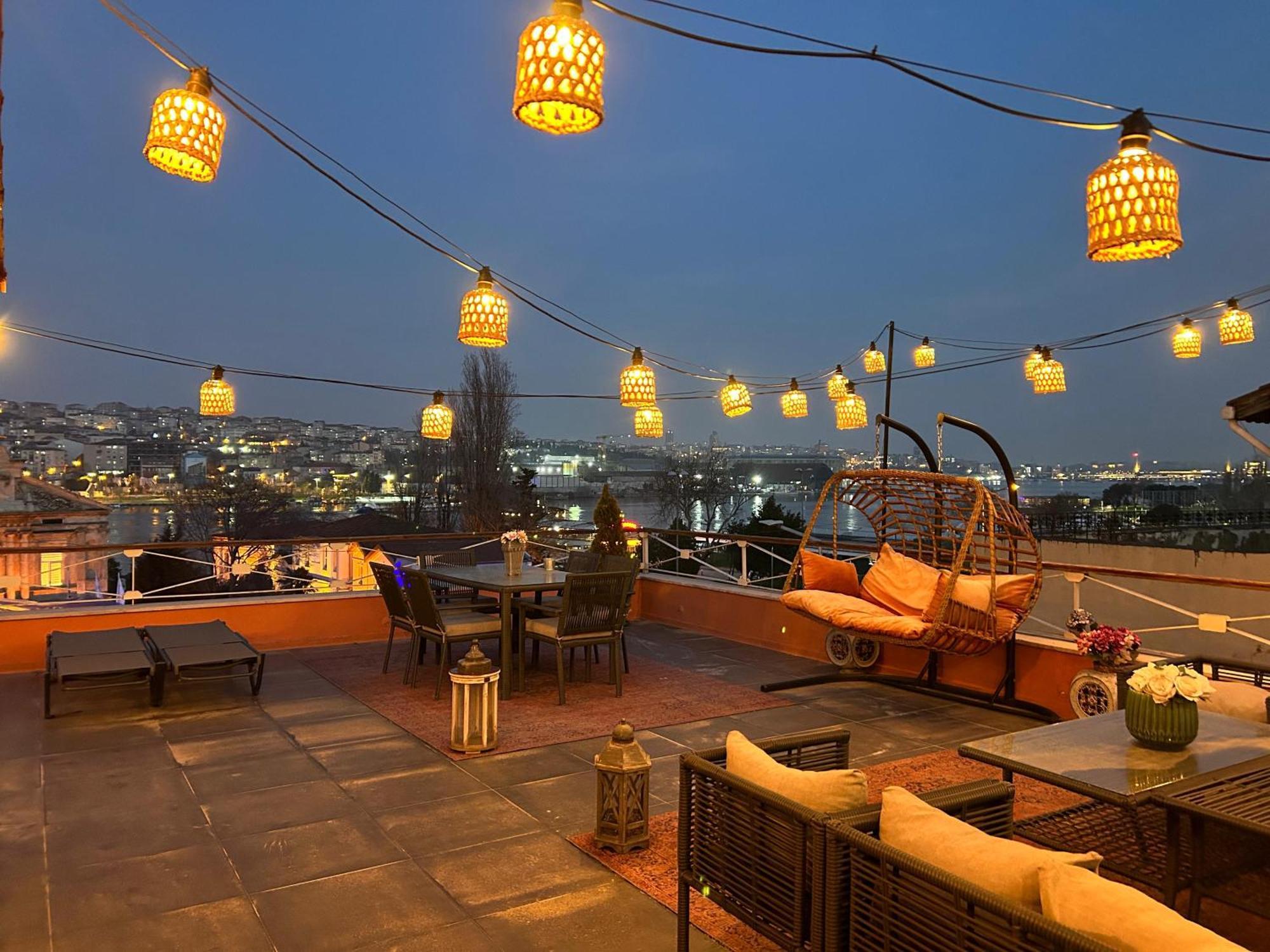 Waterfront Apartment By The Tram - Terrace With Dome & Golden Horn View In Fatih Istanbul Ngoại thất bức ảnh