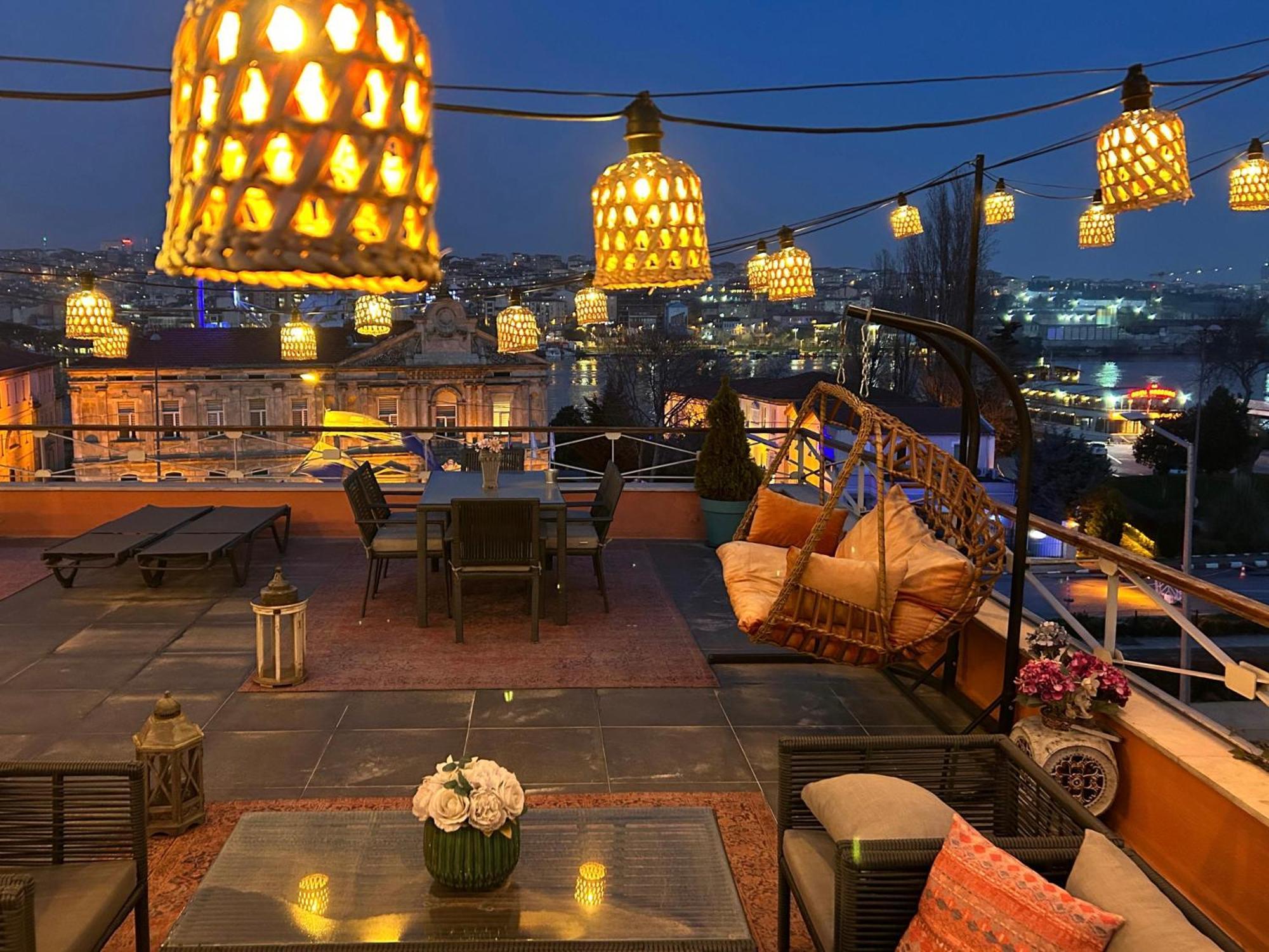 Waterfront Apartment By The Tram - Terrace With Dome & Golden Horn View In Fatih Istanbul Ngoại thất bức ảnh