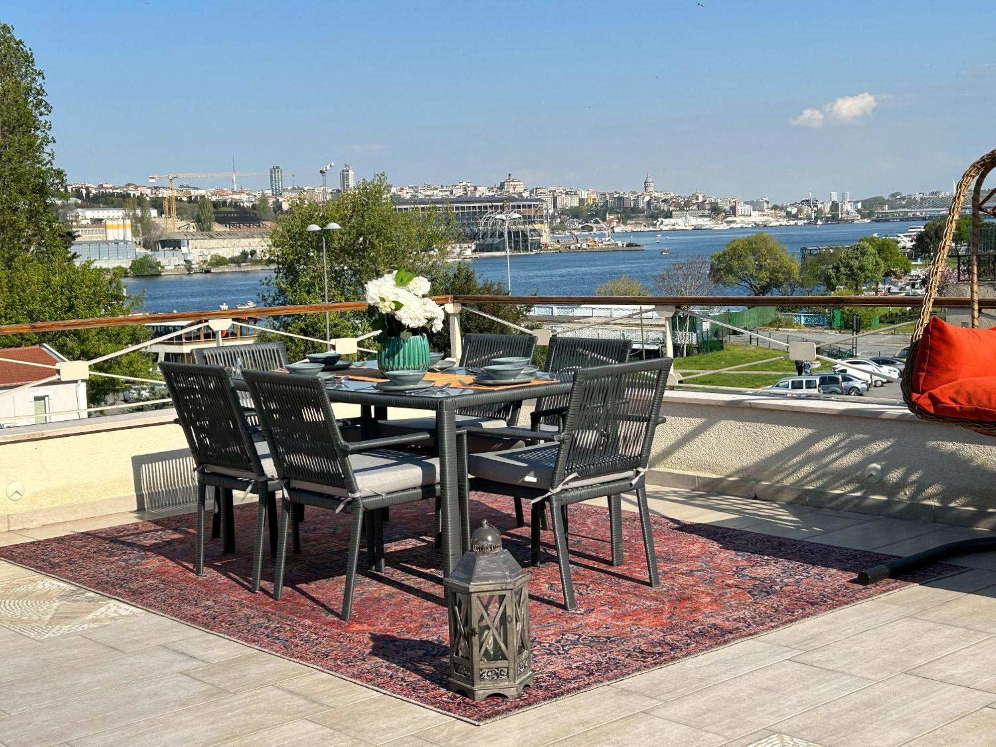 Waterfront Apartment By The Tram - Terrace With Dome & Golden Horn View In Fatih Istanbul Ngoại thất bức ảnh