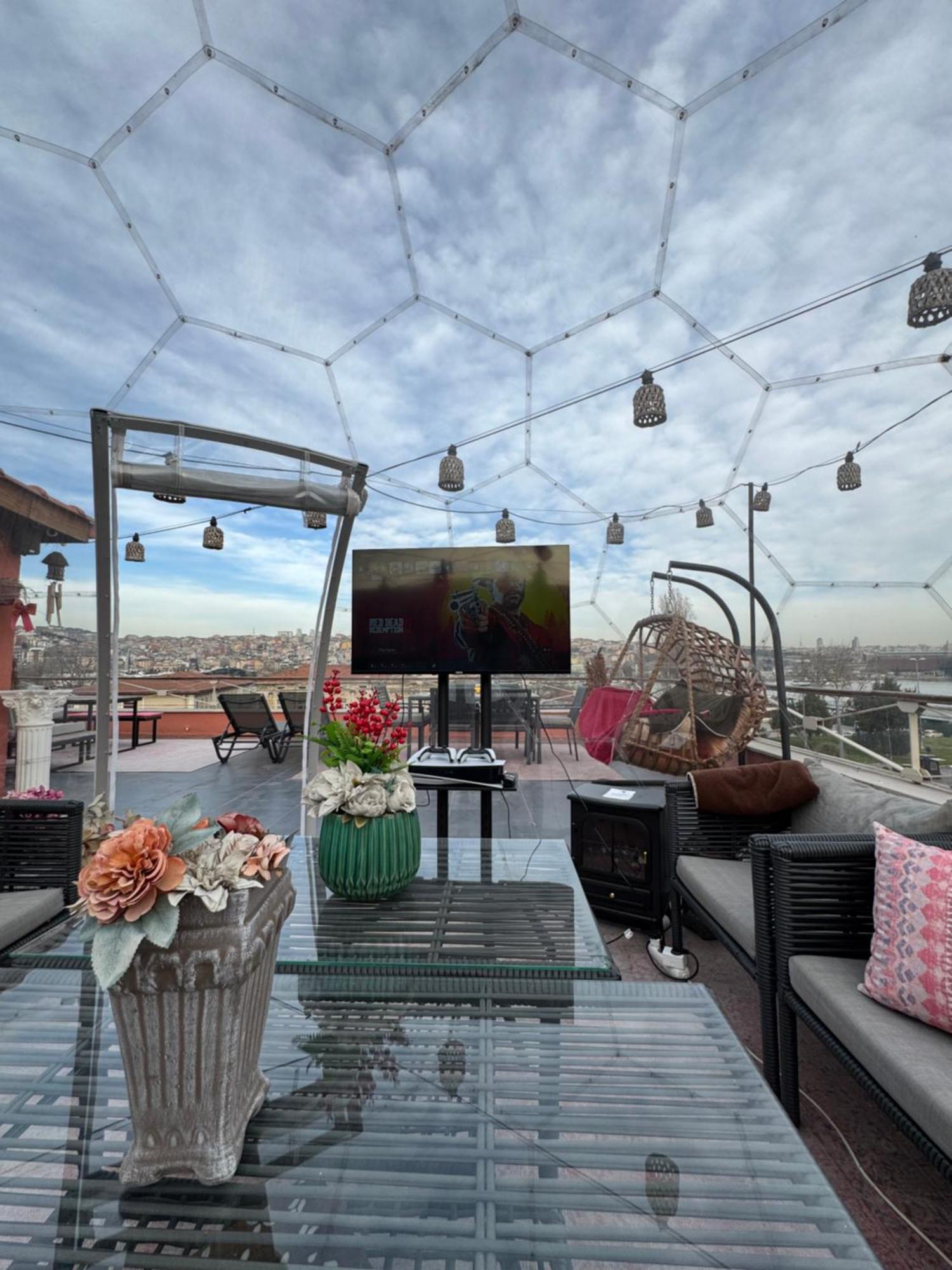 Waterfront Apartment By The Tram - Terrace With Dome & Golden Horn View In Fatih Istanbul Ngoại thất bức ảnh